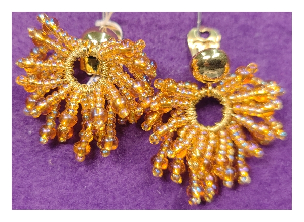 Ohrclip mit Glasperlen